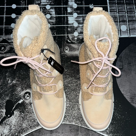 NEW Sorel Boots - Picture 9 of 12